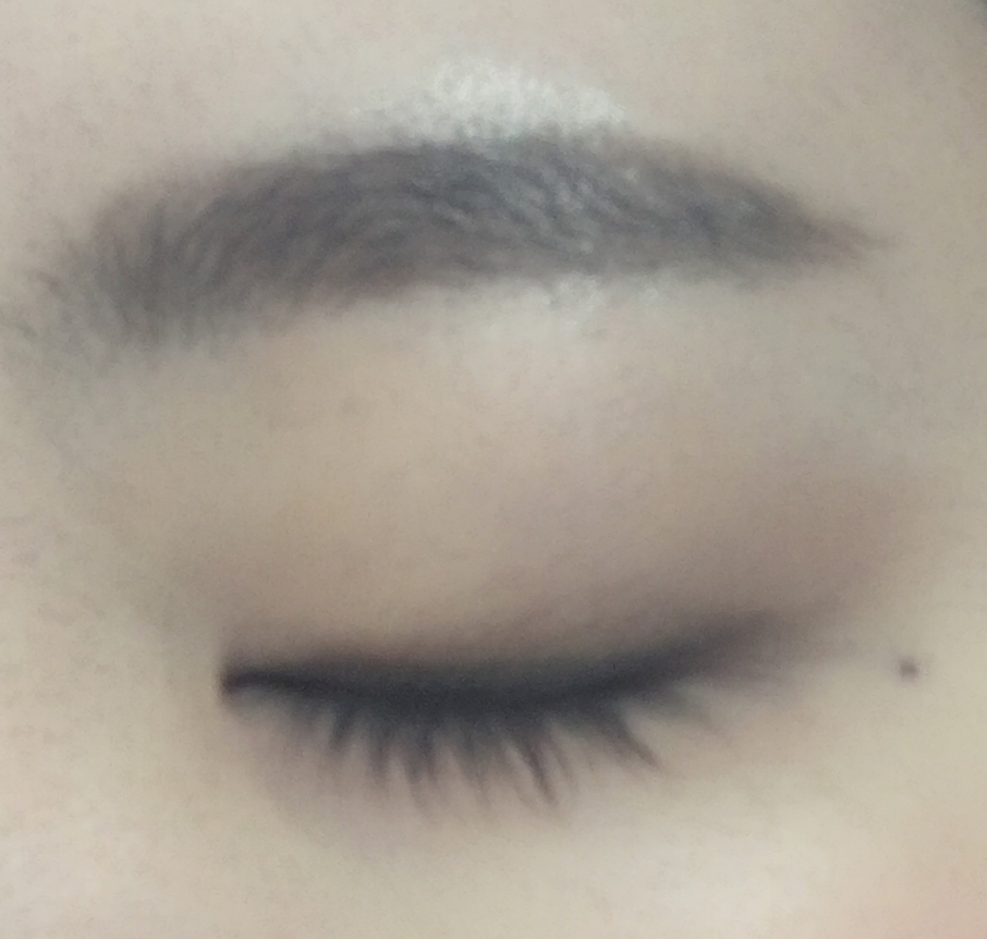 제 눈썹에 사용해봤는데 어떠신가요????
제가 똥손이라ㅋㅋㅋㅋㅋㅋ😭
