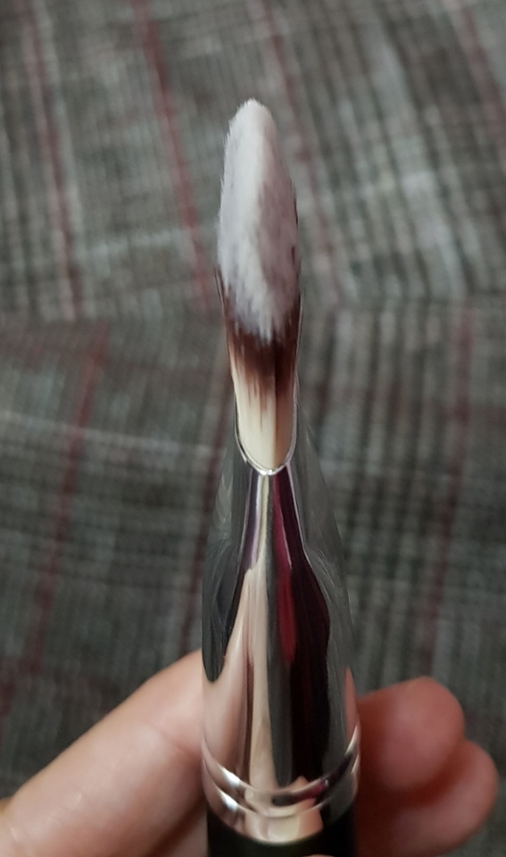 끝쪽으로 갈수록 얇아져요.