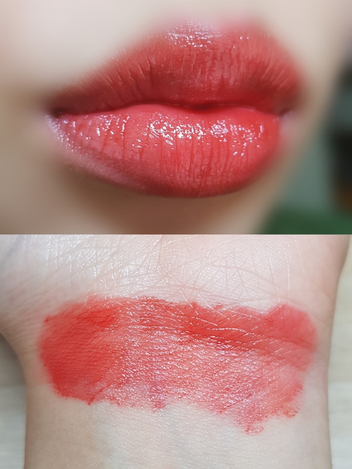 CR01 키키칠리토마토

이름은 토마토지만 생각보다 오렌지빛이 적게 들어간 레드 색상이에요!

오히려 오렌지가 덜 들어가서 더 예뻤어요