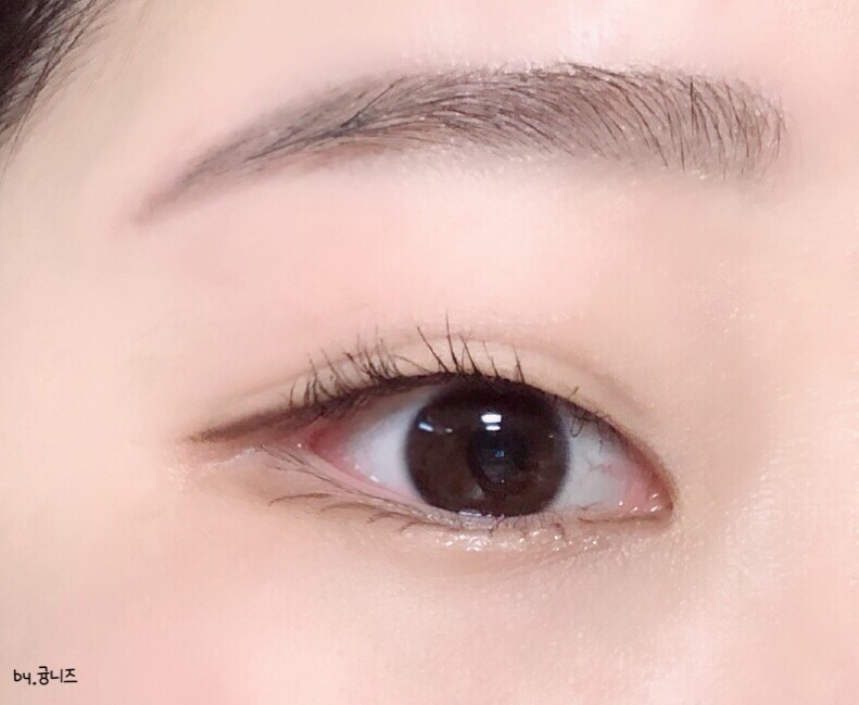 호호홍 이렇게 완❣️성❣️입니다💜
감히 연느님 눈을 따라갈수는 없지만 무쌍이신분들중에 쌍액,쌍태없이 쌍커풀라인을 만들고싶으신 분들도 따라하면 좋은 메이크업이예요!
그럼 다음에 더좋은 메이크업 들고올께요!

좋아요 팔로우는 사랑입니다💜
