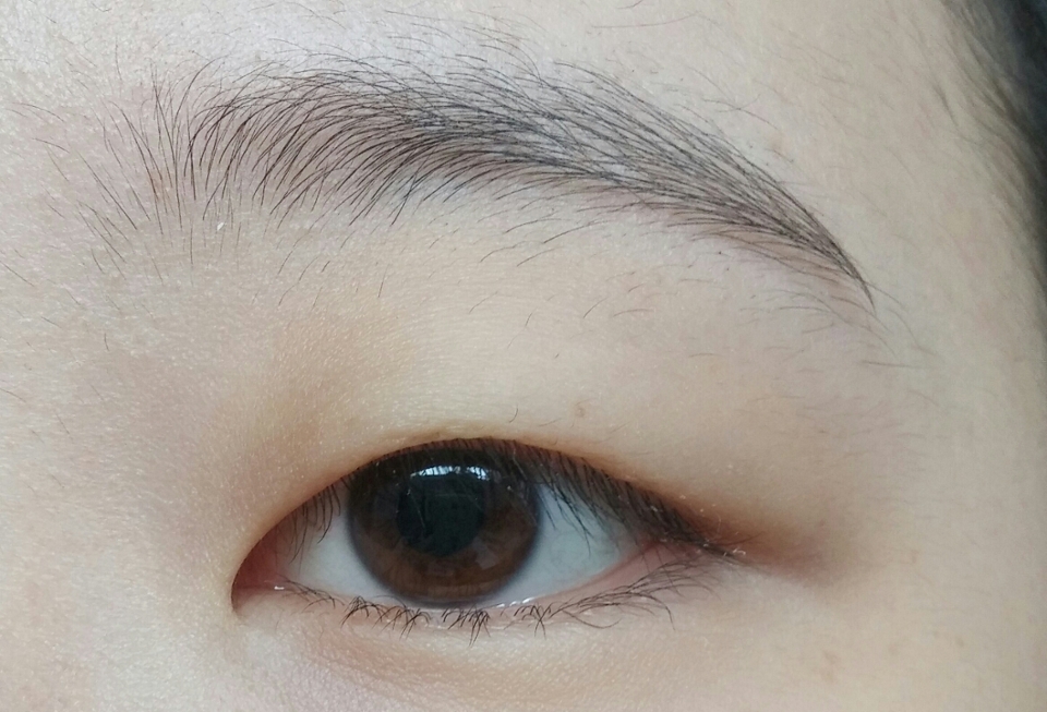 전날 울어서 팅팅 부은 눈 (...)을 준비합니다.