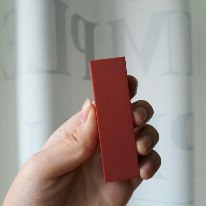 케이스가 깔끔하고 큰 편이 아니라 휴대용으로 너무 좋았어요