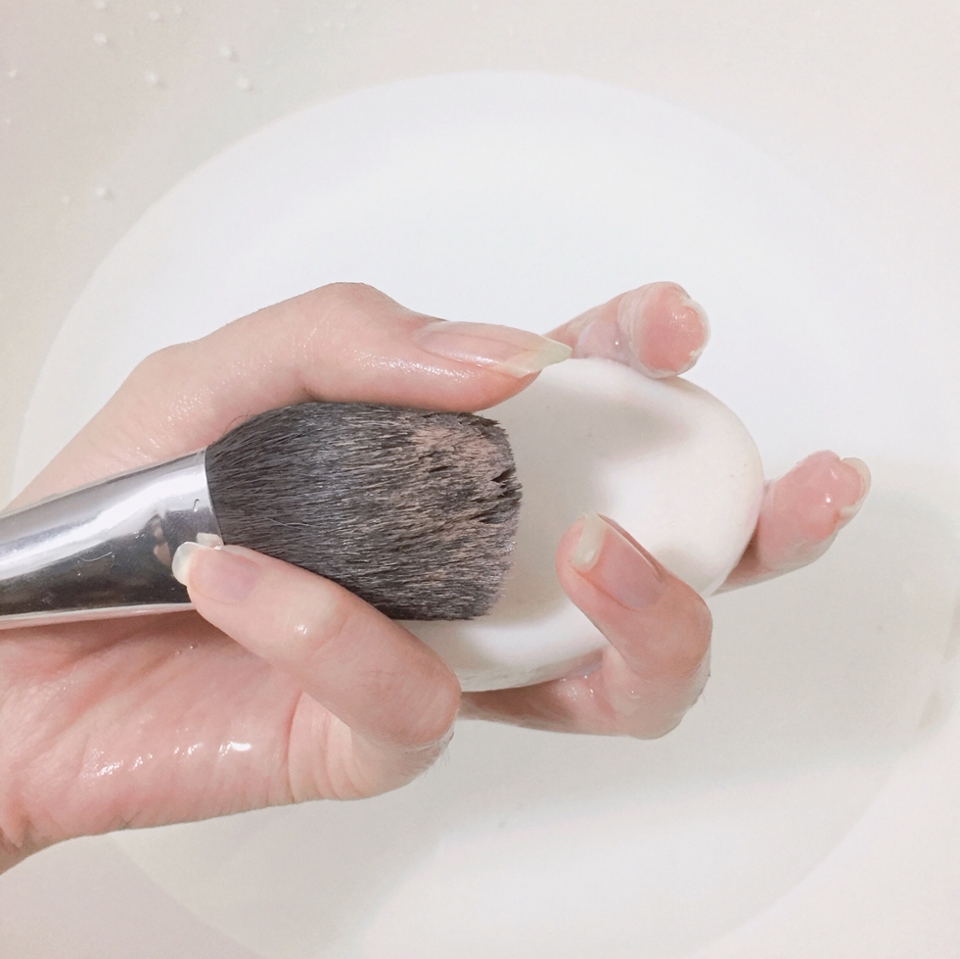 천연모는 샴푸(+가끔 린스) 해주시면 좋다고 해요.
천연모=머리카락 으로 생각하시면 편해요.
하지만 저는 일단 비누로 통일 했습니다!