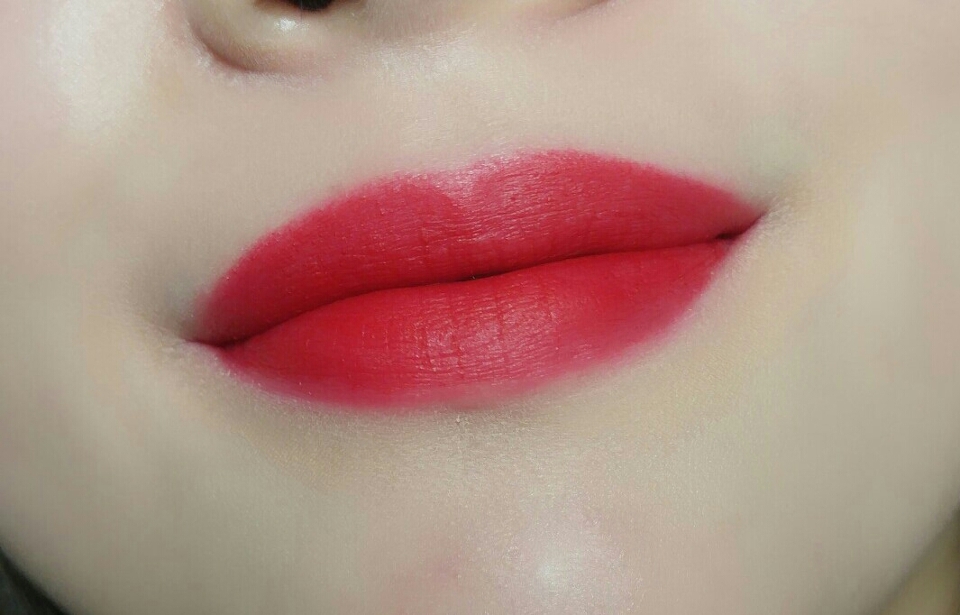 풀립입니당 
루비우가 레드립인걸 의심할 필요가 없어요!!
꽉채워바르면 또 다른느낌의 레드컬러에요