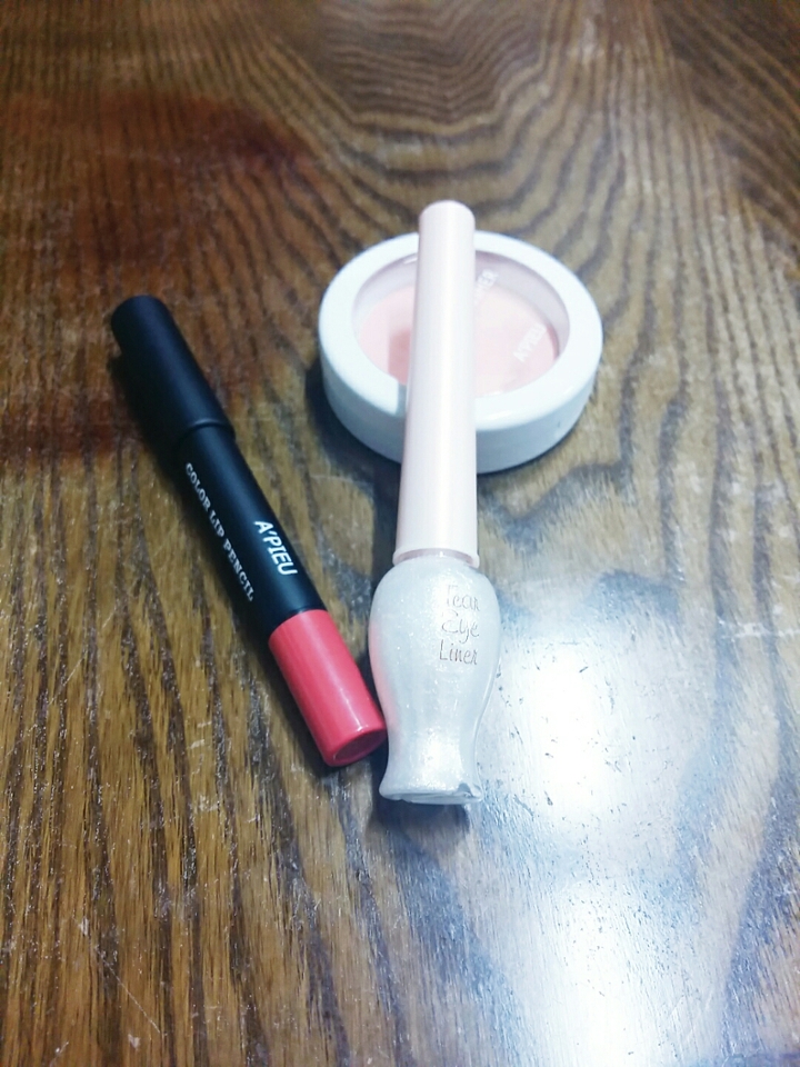 좀있다가 리뷰올릴 제품들도같이 대표사진으로둡니다 //ㅁ// 다 같이 2월9일에 구입한 제품입니다! 몇일동안 써본결과도 리뷰로쓸수잇죠 후후후훟..