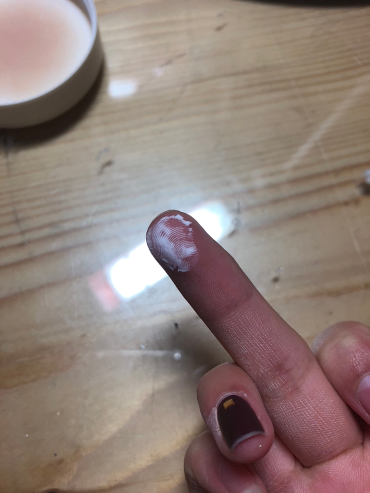 입자가 다른 파우더들에 비해 엄청 고와요