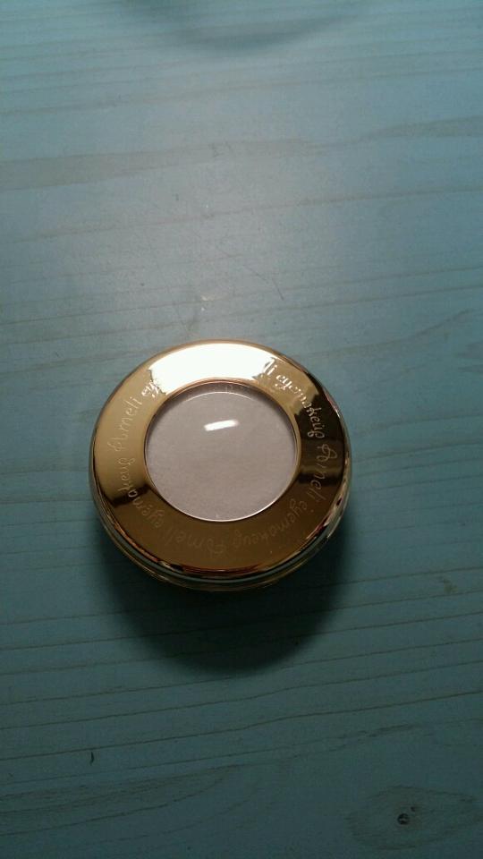 원래 아멜리섀도우 케이스는 은색인데 럭키투컷이여서 금색이에요!