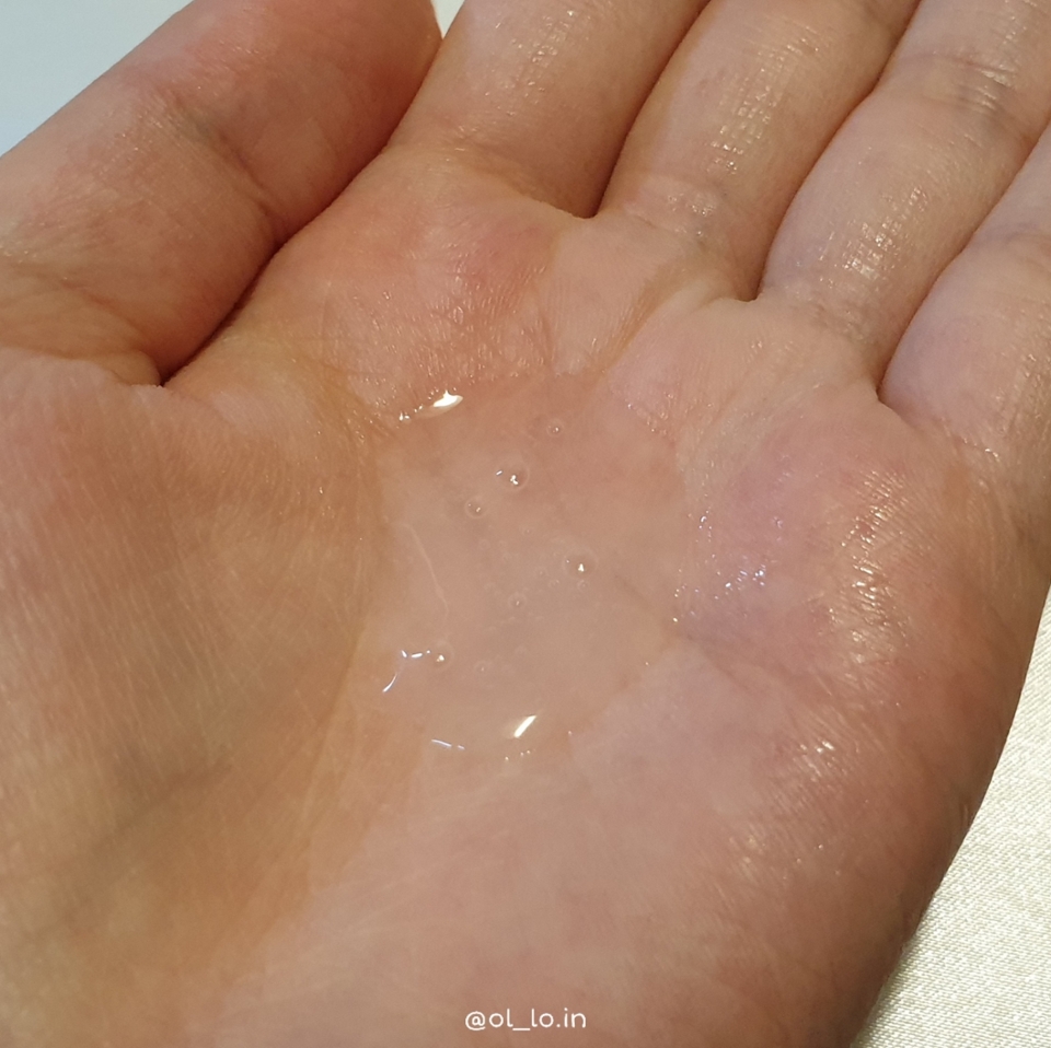 마스크팩을 사용 후에 짜봤는데 엄청 많이 나왔어요(ͼ̤͂ ͜ ͽ̤͂)✧
근데 이것도 덜 짠거에요..
사용 후에 다리, 팔, 목 거의 몸 전체에 다 문질러서 발랐어요