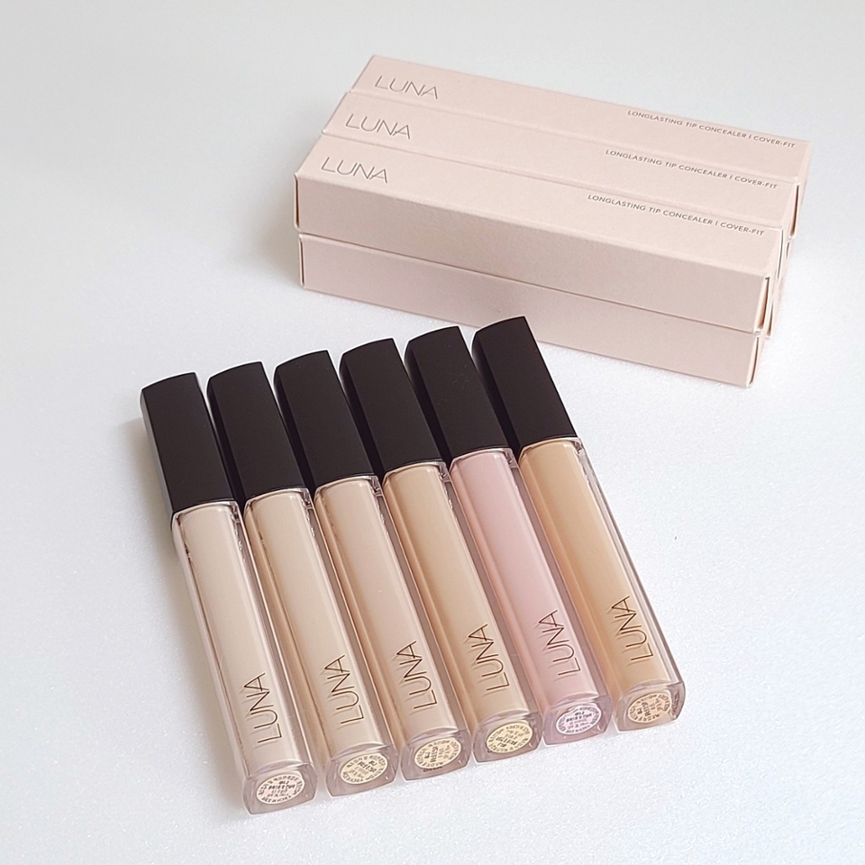 국내 판매액 No.1 #국민컨실러 인 LUNA 컨실러 모르는 사람 없쥬??

강력한 커버력과 짱짱한 밀착력으로 올리브영에서도 2년 연속 1위를 차지하던 제품인데, 요번에 유저들과 함께 리뉴얼을 진행해 새롭게 탄생했더라구요🎉🎉

여러번 레이어링해도 깔끔하고 뭉침 없이 커버 되는 컨실러 찾으신다면 LUNA입니다 여러분👍👍