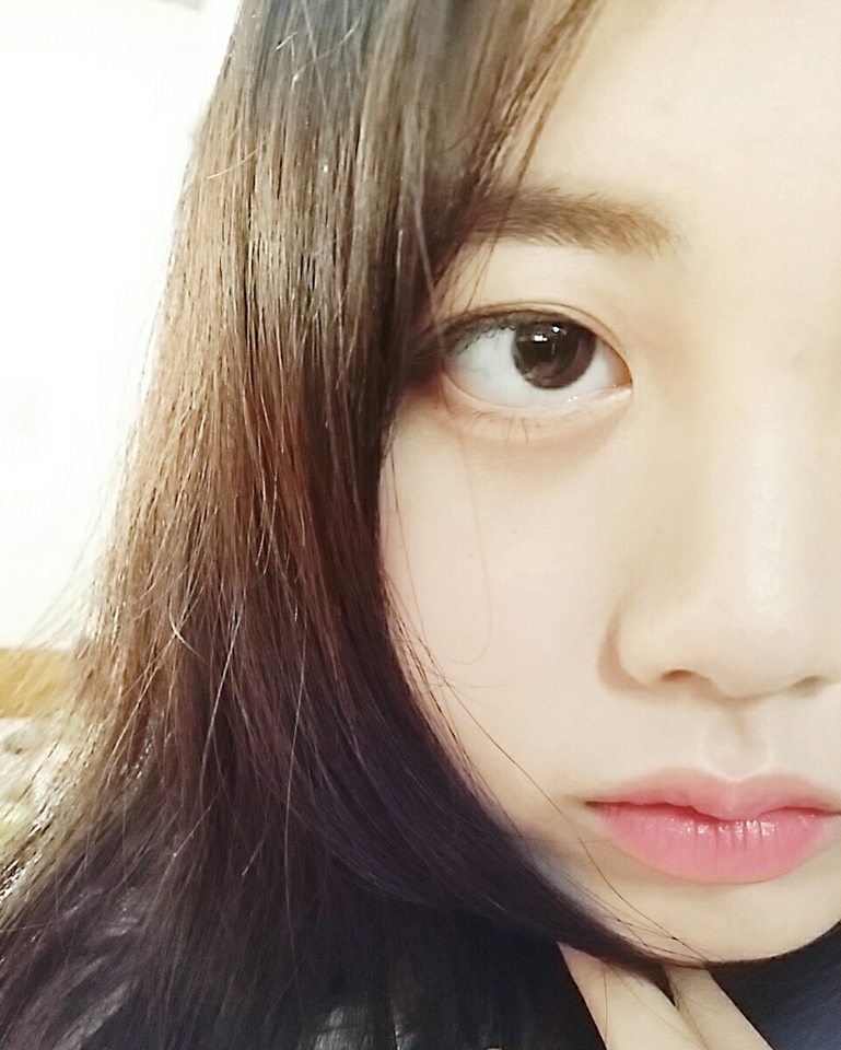 그냥 '한걸'이네요😅
볼살이 넘 빵빵해...
