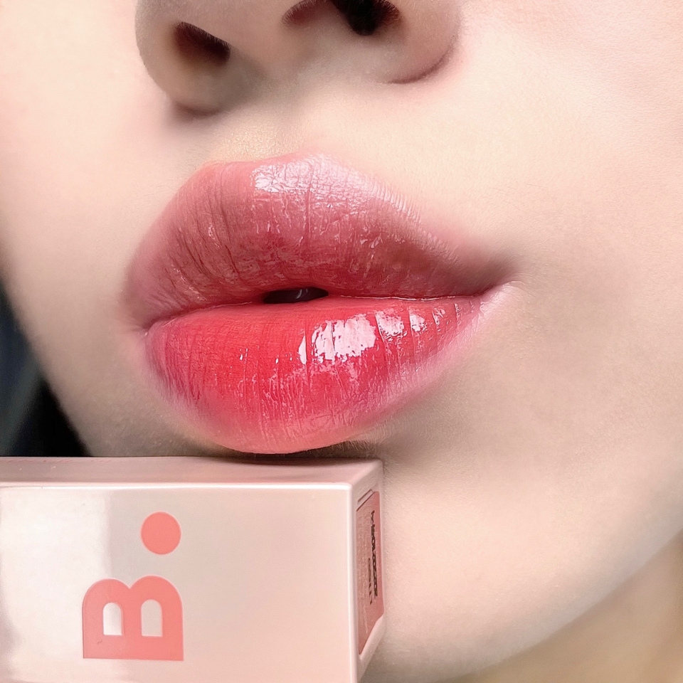 BE01 밀키시나몬

밀키시나몬 컬러는 누디니어 컬러에서 살짝 좀 더 진해졌다고 생각하시면 될거 같아요 아몬드 같은 색상으로 웜톤분들에게 추천드리고 부담없이 바르기 좋은 컬러랍니다!

​소봉님 pick