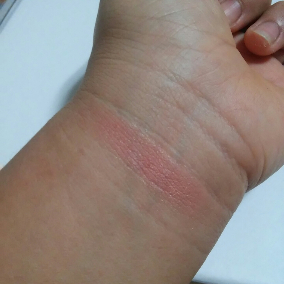 발색은 이거보단 좀더 오렌지 느낌이 나는 블러셔입니다 발색좋아요