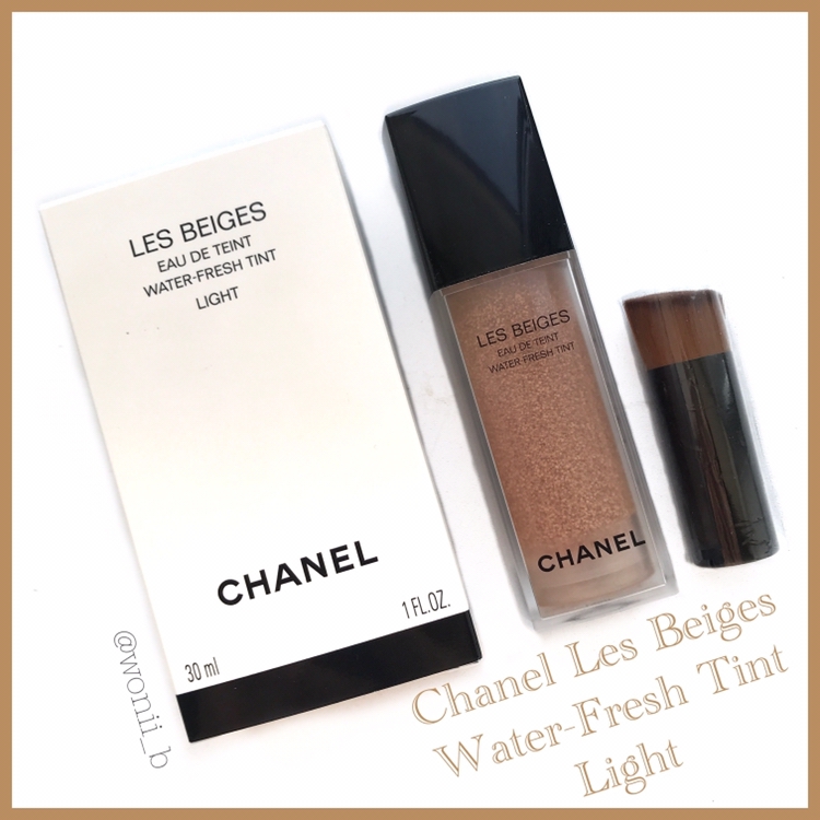 먼저 이렇게 파운데이션과 미니 브러쉬가 내장 되어있는 세트 상품이에요.
그래서 한국에선 9만 5천원이라는 어마무시한 가격일까요..?ㅜ 나중에는 브러쉬 빼고 가격도 낮춘 상품도 출시했음 좋겠네요ㅎㅎ
저는 해외에서 구매해서 6만 8천원? 정도 준것 같아요. 