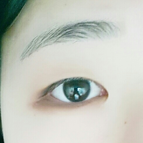 눈끝 삼각존을 더 진한 음영으로 채워줍니다

#더페이스샵 프렌치브라운
