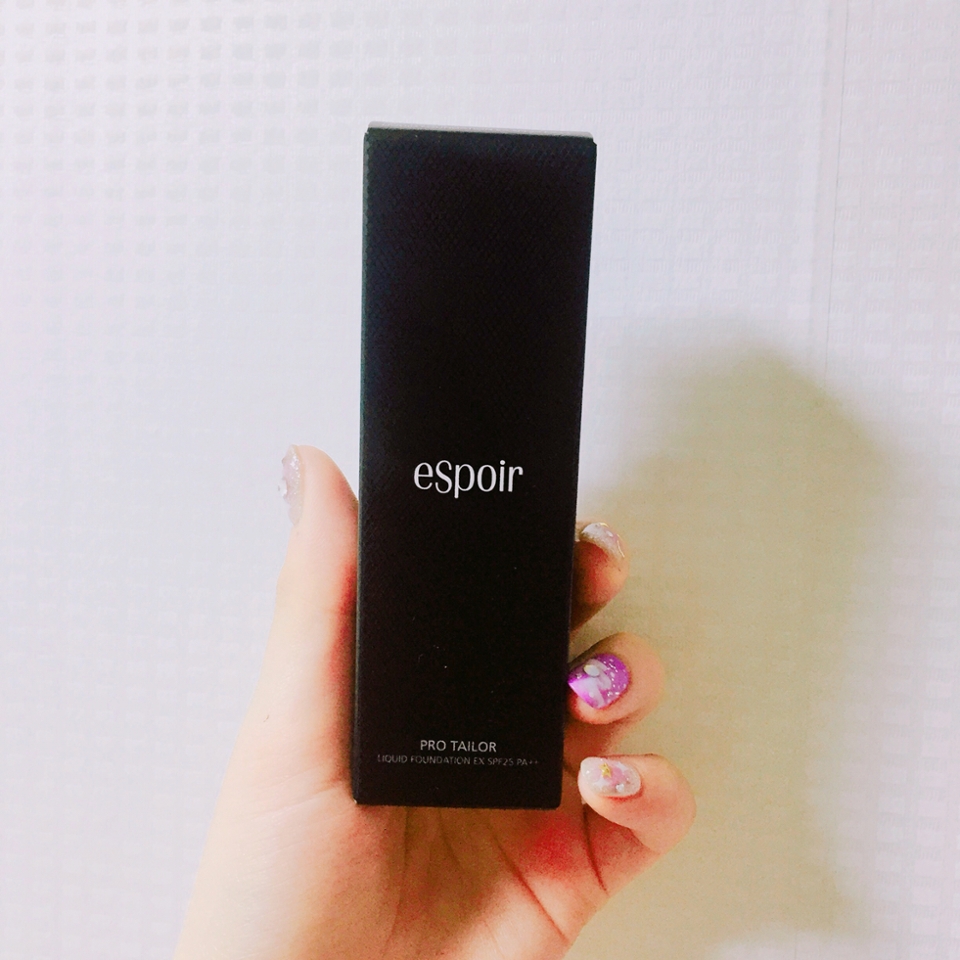 케이스입니다! 역시 블랙앤화이트가 정석〰