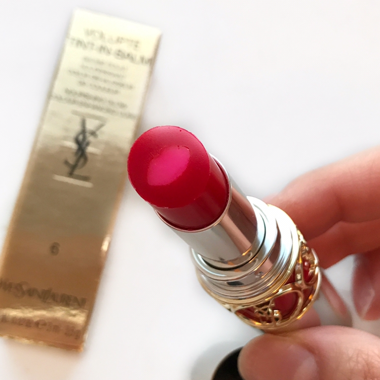 틴트 인 밤 제품은 요렇게 중앙에 입술 모양이 있어요!
넘나 앙증맞는듯ㅎㅎㅎ
