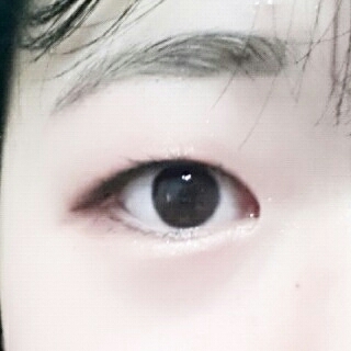 좀더 밝은데서 찍은건데 펄이 촤르르해서 진짜예뻐요!💕