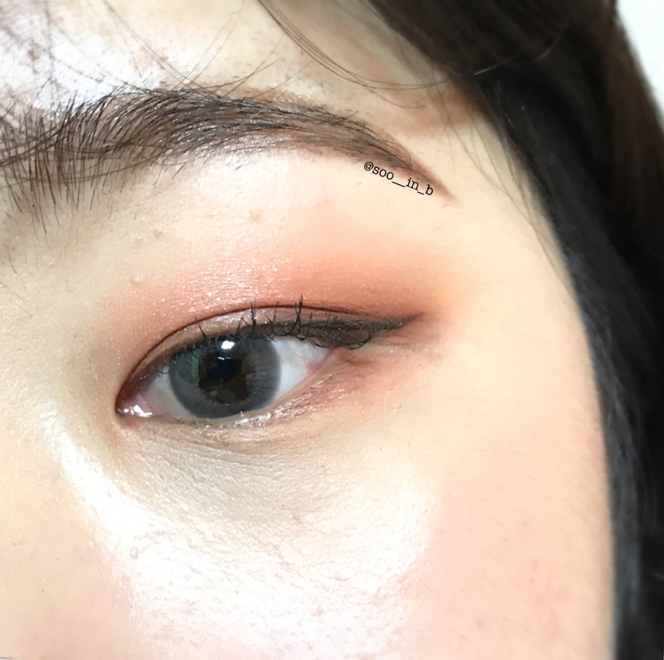 동공이랑 딱 맞더라구요!
그래서 좀더 예뻐보임 
도넛현상 없어서 좋았어요