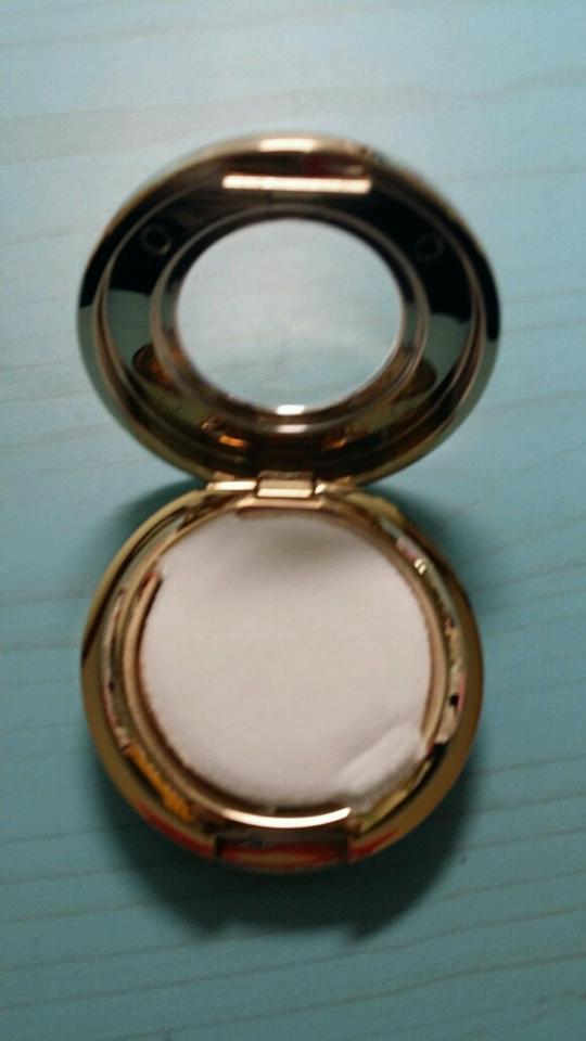 깨지지 마라고 안에 퍼프도 담겨있어용