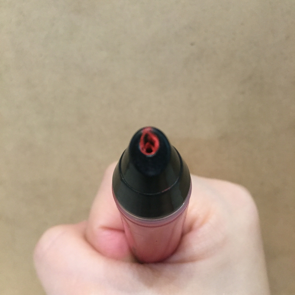 본통을 짜면 쁍 하고 올라와서 힘조절잘해서 짜셔야해요!