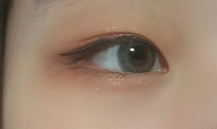 메이크업한건데 메이크업때문에 갈짝 마스카라가 가려진거같네요ㅠㅠ 그래도 정말 잘되요 ㅎㅎ 하여튼 추천합니다! 그럼 읽어주셔서 감사합니다 :-)