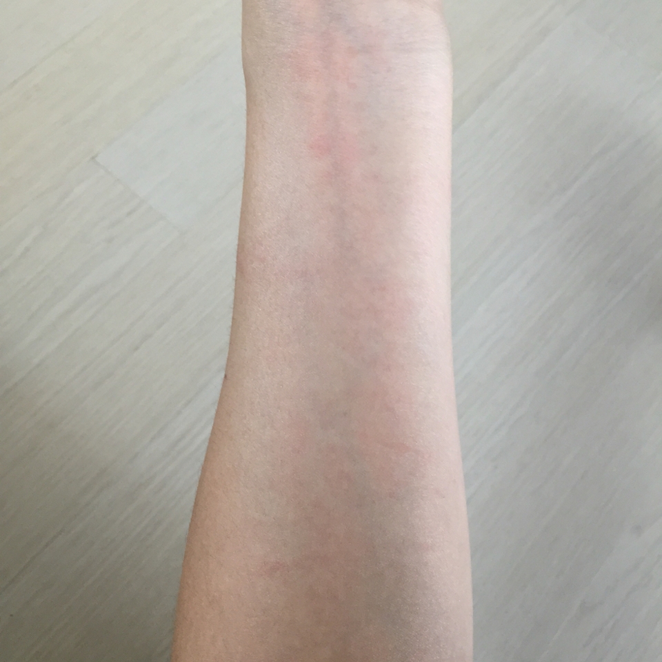 진짜 보송보송 하죠,,? 제 인생 선크림이에요 저 이제
진짜 이것만 쓸것같아요 요즘 선스틱 쓰다가 너무 더워져서 걍 선크림 안발랐는데 진짜 이제 쓸게 생겼어요 이거 넘 좋습니다 강추에요 ㅠㅠ 
선크림 바르기 귀찮으신분 끈적이는 거 싫으신 분 모두 이거 사세용💜