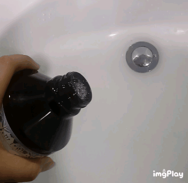 이렇게까지 잘 흐르는 바디워시는 처음봤어요.....