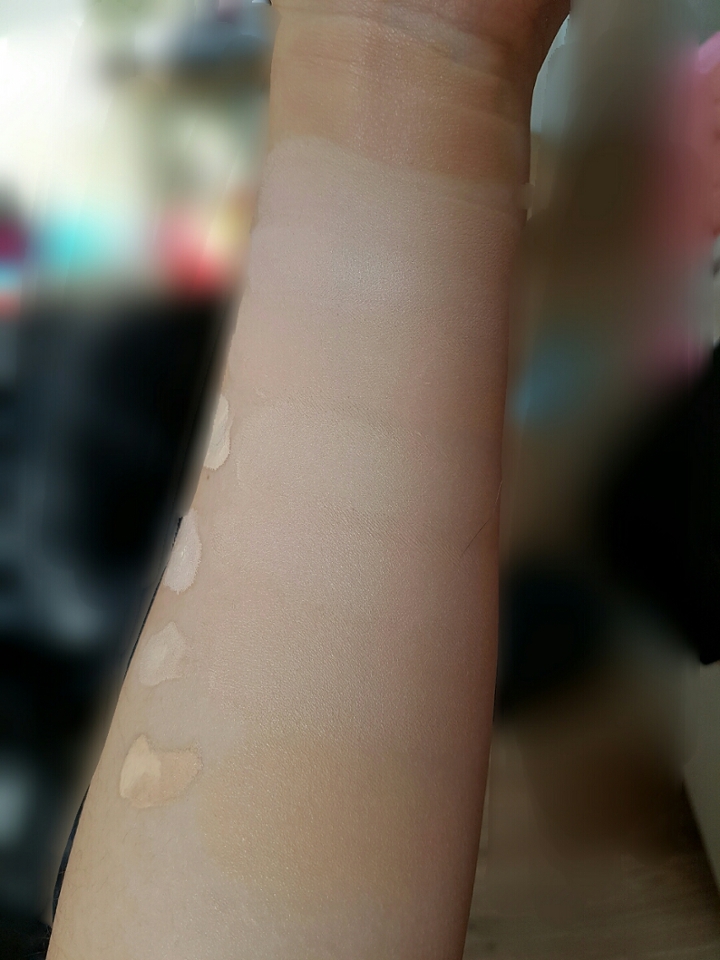 어둡게 보정한 사진입니다. 색 차이가 더 잘보이죠?