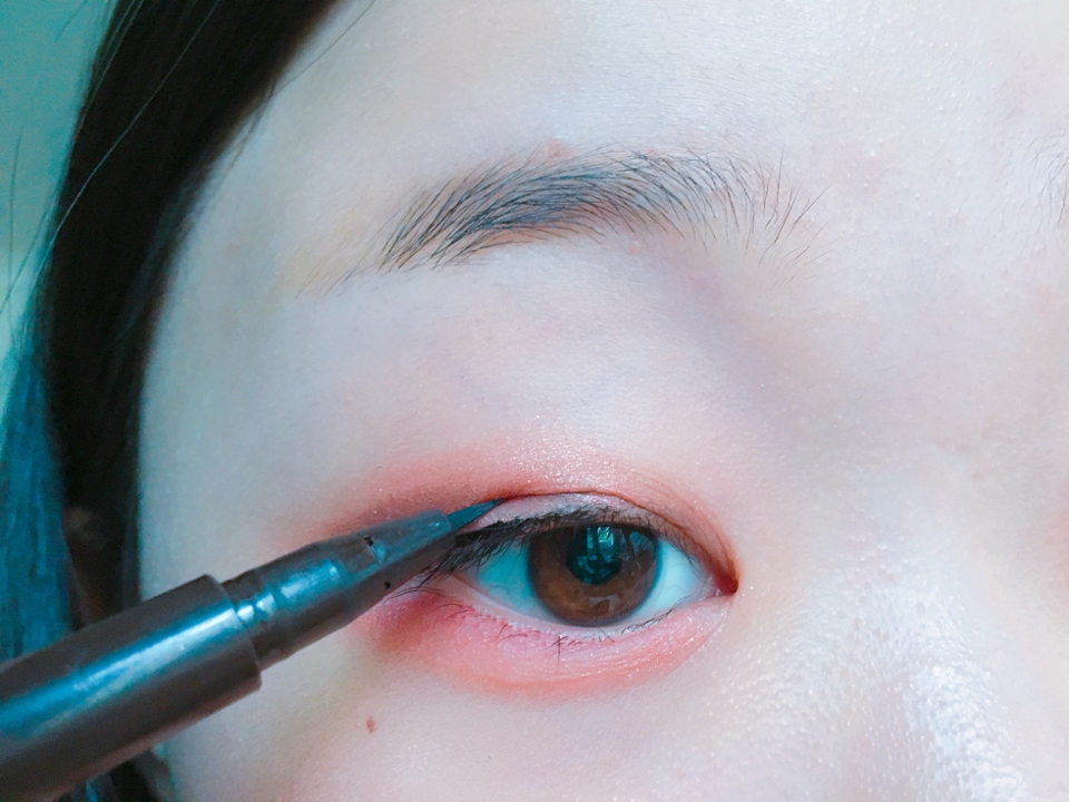 타투아이브로우로 속쌍 라인을 따라 뚜렷하게 해줄게요