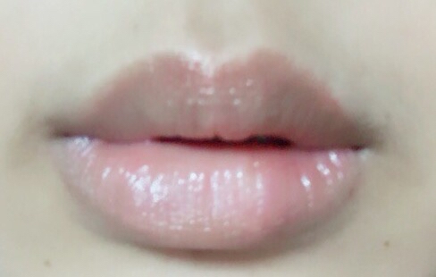 ㅎㅎ엄청 까무잡잡한 저의 생입술에 립밤을 발라봤어요

립밤은 순수 립밤이며 색상이 전혀 없어요❌

그러므로 남성분들도 사용하시기 좋으실거에요👫

우리 모두 다 함께 니베아 복숭아 립밤을🎧

